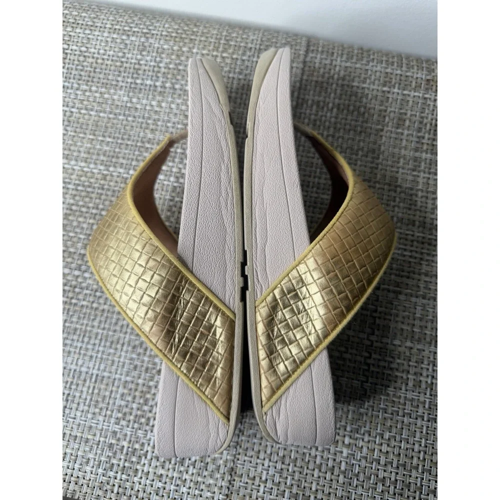 FitFlop Sandals Womens Size 8 Thong Comfort Slip On Metallic Casual  Gold